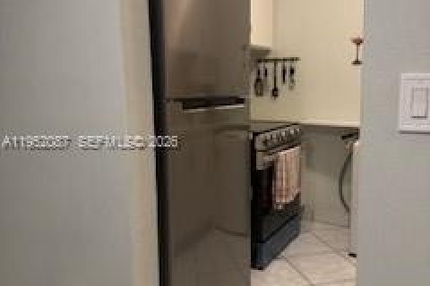 Купить кондоминиум в Халландейл-Бич, Флорида 1 спальня, 58.06м2, № 2006417 - фото 7