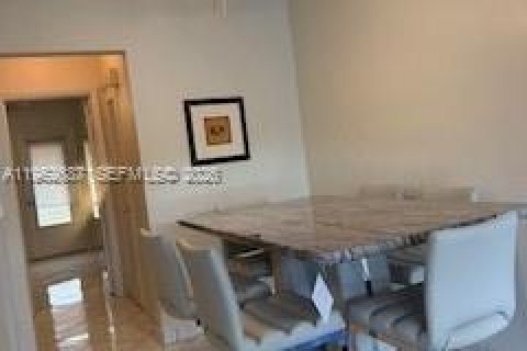 Купить кондоминиум в Халландейл-Бич, Флорида 1 спальня, 58.06м2, № 2006417 - фото 16