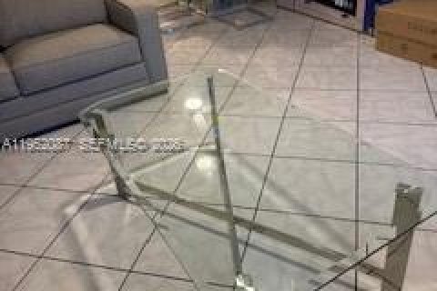 Купить кондоминиум в Халландейл-Бич, Флорида 1 спальня, 58.06м2, № 2006417 - фото 19