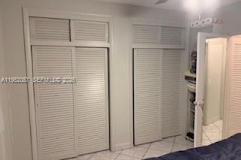 Купить кондоминиум в Халландейл-Бич, Флорида 1 спальня, 58.06м2, № 2006417 - фото 12