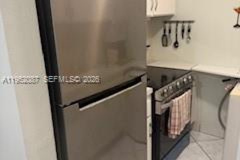 Купить кондоминиум в Халландейл-Бич, Флорида 1 спальня, 58.06м2, № 2006417 - фото 11