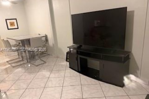 Купить кондоминиум в Халландейл-Бич, Флорида 1 спальня, 58.06м2, № 2006417 - фото 21