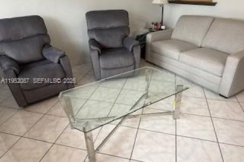 Купить кондоминиум в Халландейл-Бич, Флорида 1 спальня, 58.06м2, № 2006417 - фото 18