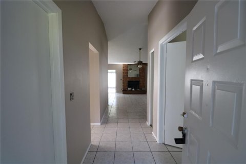 Villa ou maison à louer à Tampa, Floride: 4 chambres, 142.98 m2 № 2388271 - photo 2