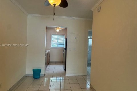 Condo in Miami Beach, Florida  № 2052895 - photo 7