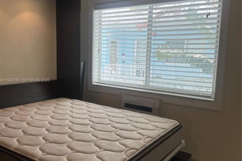 Condo in Miami Beach, Florida  № 2052895 - photo 3