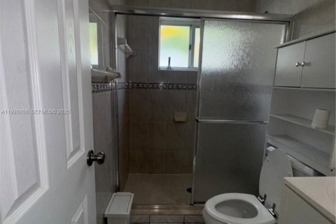 Condo in Miami Beach, Florida  № 2052895 - photo 20