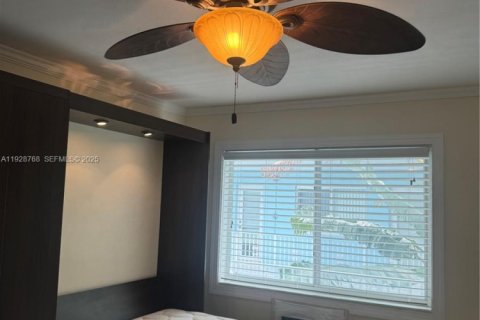 Condo in Miami Beach, Florida  № 2052895 - photo 5