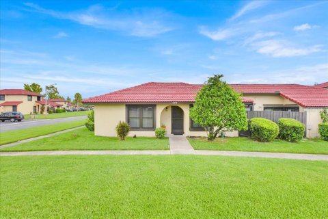 House in Kissimmee, Florida 2 bedrooms, 96.43 sq.m. № 2369277