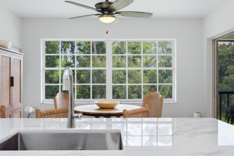 Condo in Sarasota, Florida, 2 bedrooms № 2393742 - photo 23