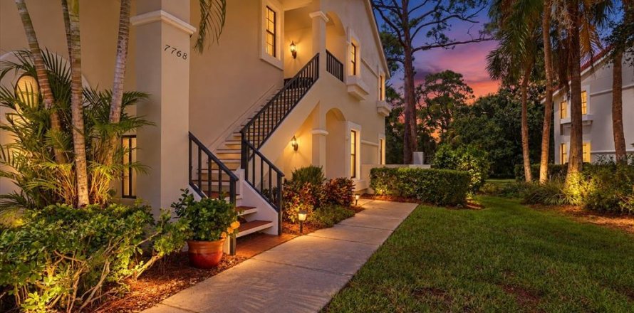 Condo in Sarasota, Florida, 2 bedrooms № 2393742