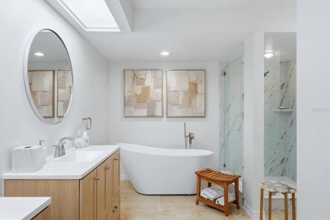 Condo in Sarasota, Florida, 2 bedrooms № 2393742 - photo 30