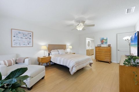 Condo in Sarasota, Florida, 2 bedrooms № 2393742 - photo 27