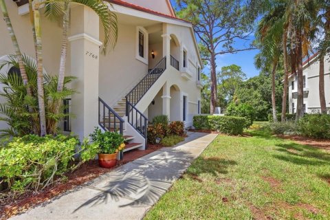 Condo in Sarasota, Florida, 2 bedrooms № 2393742 - photo 2