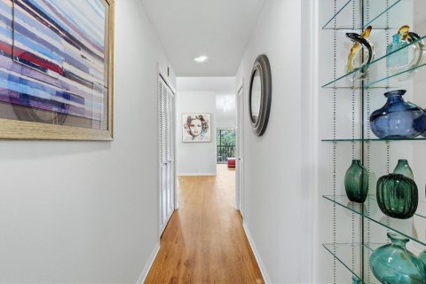 Condo in Sarasota, Florida, 2 bedrooms № 2393742 - photo 25