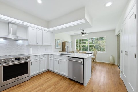 Condo in Sarasota, Florida, 2 bedrooms № 2393742 - photo 22