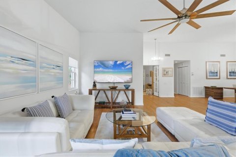 Condo in Sarasota, Florida, 2 bedrooms № 2393742 - photo 15