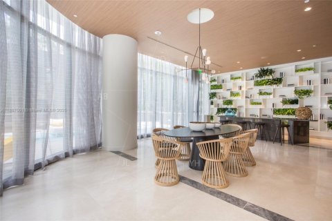 Condominio en venta en Miami, Florida, 2 dormitorios, 97.83 m2 № 1949089 - foto 18