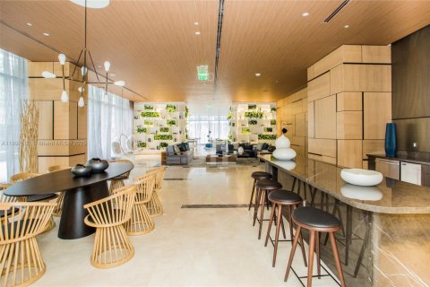 Condominio en venta en Miami, Florida, 2 dormitorios, 97.83 m2 № 1949089 - foto 16