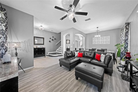 House in Kissimmee, Florida 5 bedrooms, 259.38 sq.m. № 1914623 - photo 9