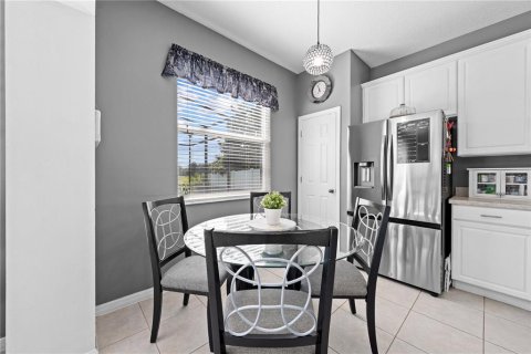 House in Kissimmee, Florida 5 bedrooms, 259.38 sq.m. № 1914623 - photo 23
