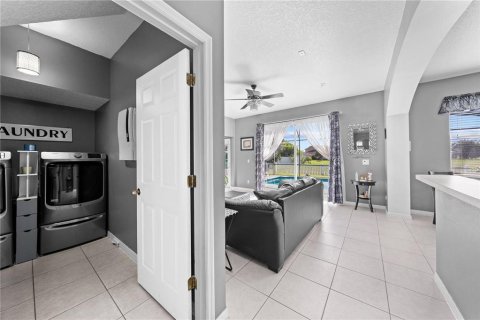 House in Kissimmee, Florida 5 bedrooms, 259.38 sq.m. № 1914623 - photo 15