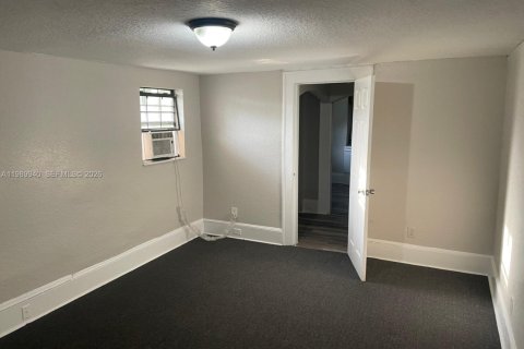 Immobilier commercial à vendre à Jacksonville, Floride: 293.57 m2 № 2189335 - photo 4