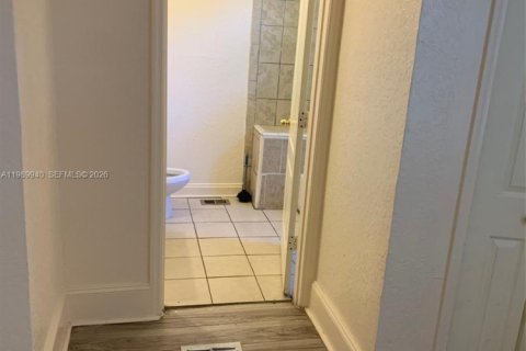 Immobilier commercial à vendre à Jacksonville, Floride: 293.57 m2 № 2189335 - photo 13