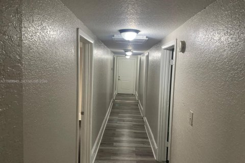 Immobilier commercial à vendre à Jacksonville, Floride: 293.57 m2 № 2189335 - photo 3