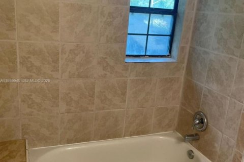 Immobilier commercial à vendre à Jacksonville, Floride: 293.57 m2 № 2189335 - photo 9
