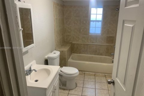 Immobilier commercial à vendre à Jacksonville, Floride: 293.57 m2 № 2189335 - photo 15