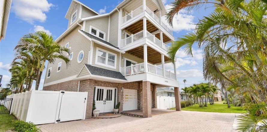 Villa ou maison à Redington Beach, Floride 4 chambres, 269.6 m2 № 1754875
