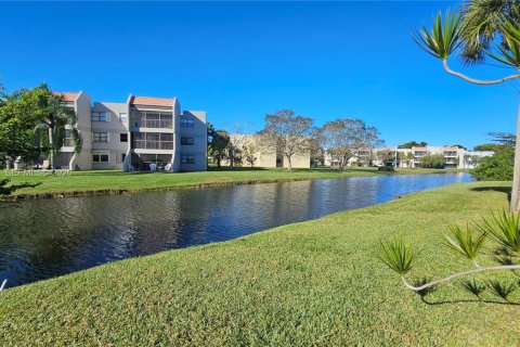 Condo in Weston, Florida, 1 bedroom  № 2003632 - photo 17