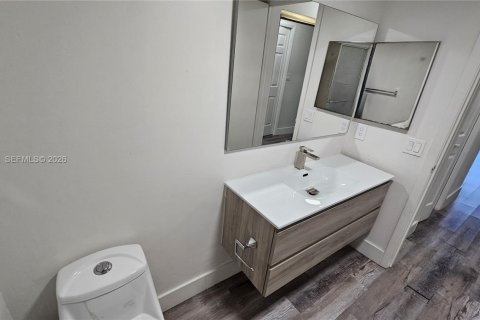 Condo in Weston, Florida, 1 bedroom  № 2003632 - photo 15