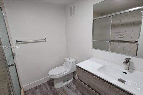 Condo in Weston, Florida, 1 bedroom  № 2003632 - photo 13
