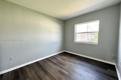 Condo in Miami, Florida, 3 bedrooms  № 2061247 - photo 10