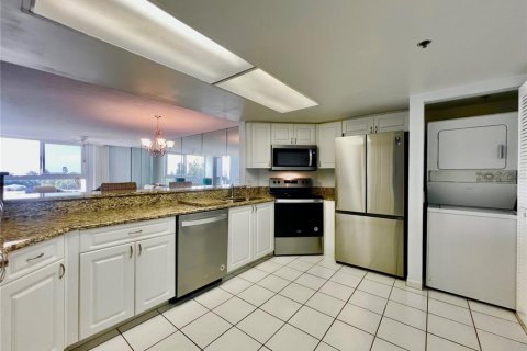 Condominio en venta en Hutchinson Island South, Florida, 2 dormitorios, 121.7 m2 № 1800447 - foto 13