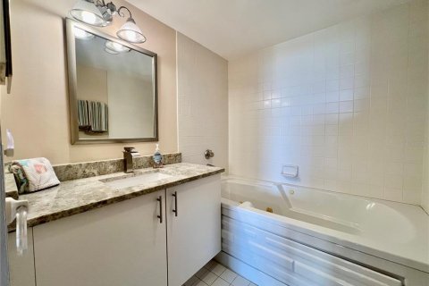 Condominio en venta en Hutchinson Island South, Florida, 2 dormitorios, 121.7 m2 № 1800447 - foto 24