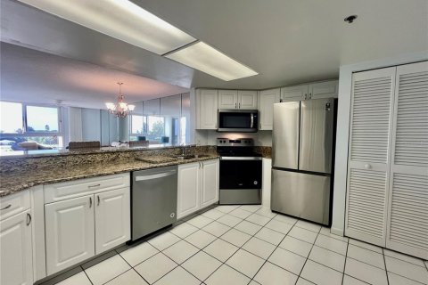Condominio en venta en Hutchinson Island South, Florida, 2 dormitorios, 121.7 m2 № 1800447 - foto 12