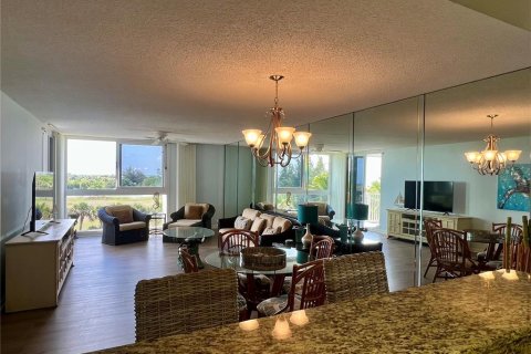 Condominio en venta en Hutchinson Island South, Florida, 2 dormitorios, 121.7 m2 № 1800447 - foto 16