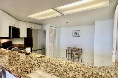 Condominio en venta en Hutchinson Island South, Florida, 2 dormitorios, 121.7 m2 № 1800447 - foto 15