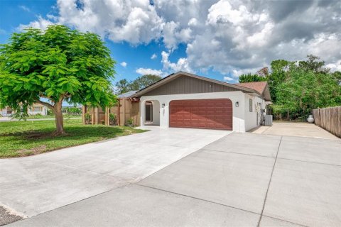 Villa ou maison à vendre à Venice, Floride: 2 chambres, 129.6 m2 № 1888492 - photo 1