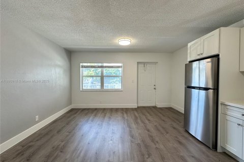 Apartment in Oakland Park, Florida 1 bedroom № 1944373 - photo 5