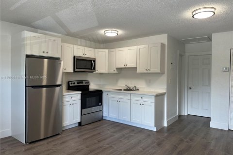 Apartment in Oakland Park, Florida 1 bedroom № 1944373 - photo 7