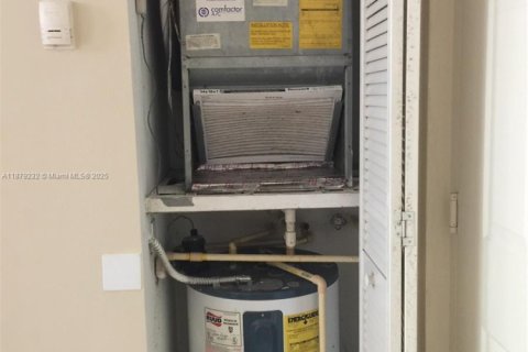 Снять в аренду кондоминиум в Тамарак, Флорида 2 спальни, 91.14м2, № 1927800 - фото 16