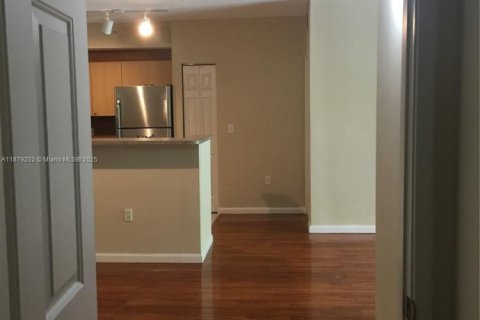 Copropriété à louer à Tamarac, Floride: 2 chambres, 91.14 m2 № 1927800 - photo 7