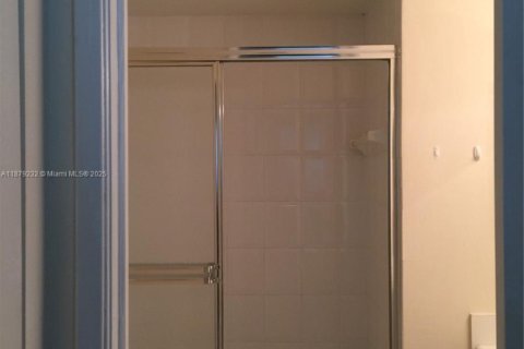 Copropriété à louer à Tamarac, Floride: 2 chambres, 91.14 m2 № 1927800 - photo 13