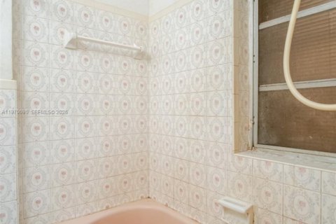 Casa en venta en Miami, Florida, 4 dormitorios, 184.88 m2 № 2030827 - foto 20