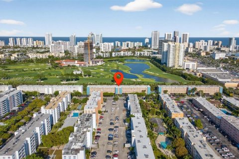 Condo in Hallandale Beach, Florida, 1 bedroom  № 2066094