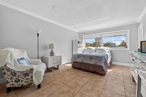 Condo in Hallandale Beach, Florida, 1 bedroom  № 2066094 - photo 24